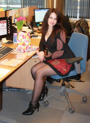 MILF et GILF en collants au travail 20 esclaves russes MILF