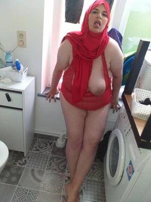 Muslimisches Fickschwein, fette Hijabi-Hure, sexy Brustwarzen