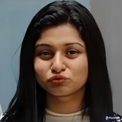 Indienne au visage de salope et aux cuisses épaisses