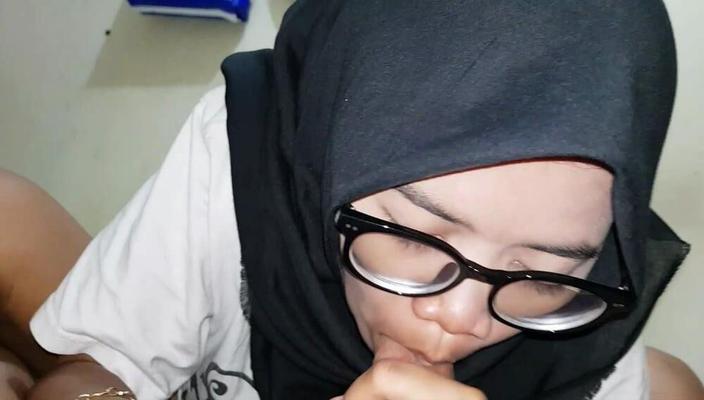 Hijab-Teenager lutscht usw