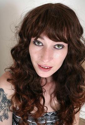 Saggy titted ruiva adolescente vanessa