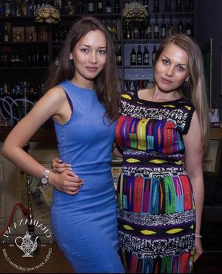 La femme salope russe aime se rencontrer / sortir sans son mari