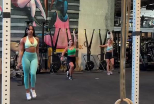 Джитта Sky Blue Spandex Bottoms