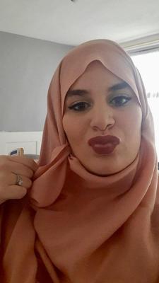 Celebrity muslim wife