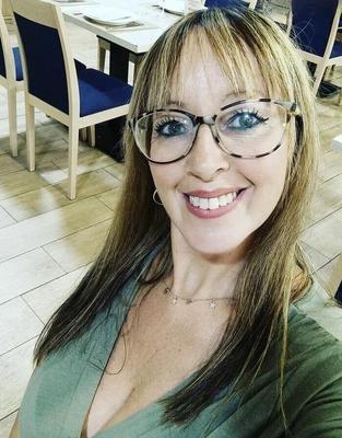 巨大なお尻の大きなおっぱい角質ブロンドラテン系妻ミックスホットショット