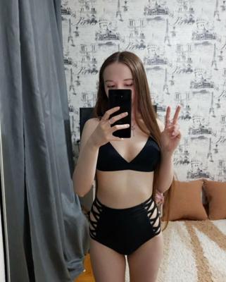 ロシアの10代の女アレックス