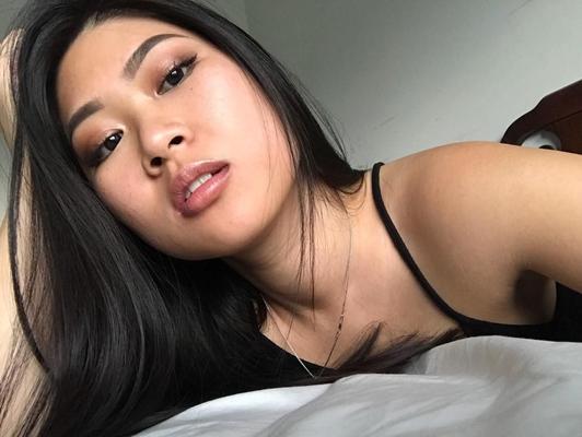 The Pinnacle of Asian Selfies 