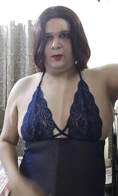 Shemale rousse Monica M en babydoll bleu