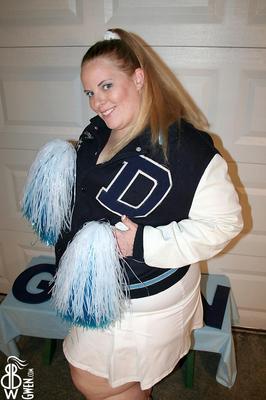 Splendide Gwen! SSBBW Rousse aux Petits Nichons #