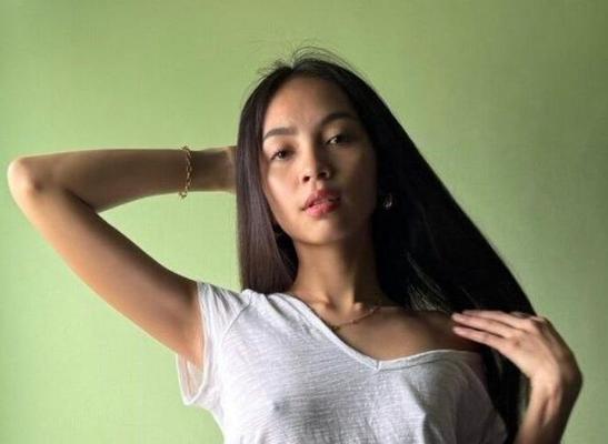 Aisselles asiatiques lisses