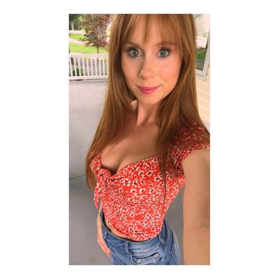 Elle Redhead Non Nude