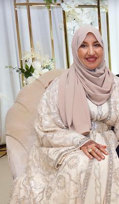 Hijab mother exposed