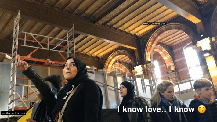 Hijabi Phat Jiggly Ass